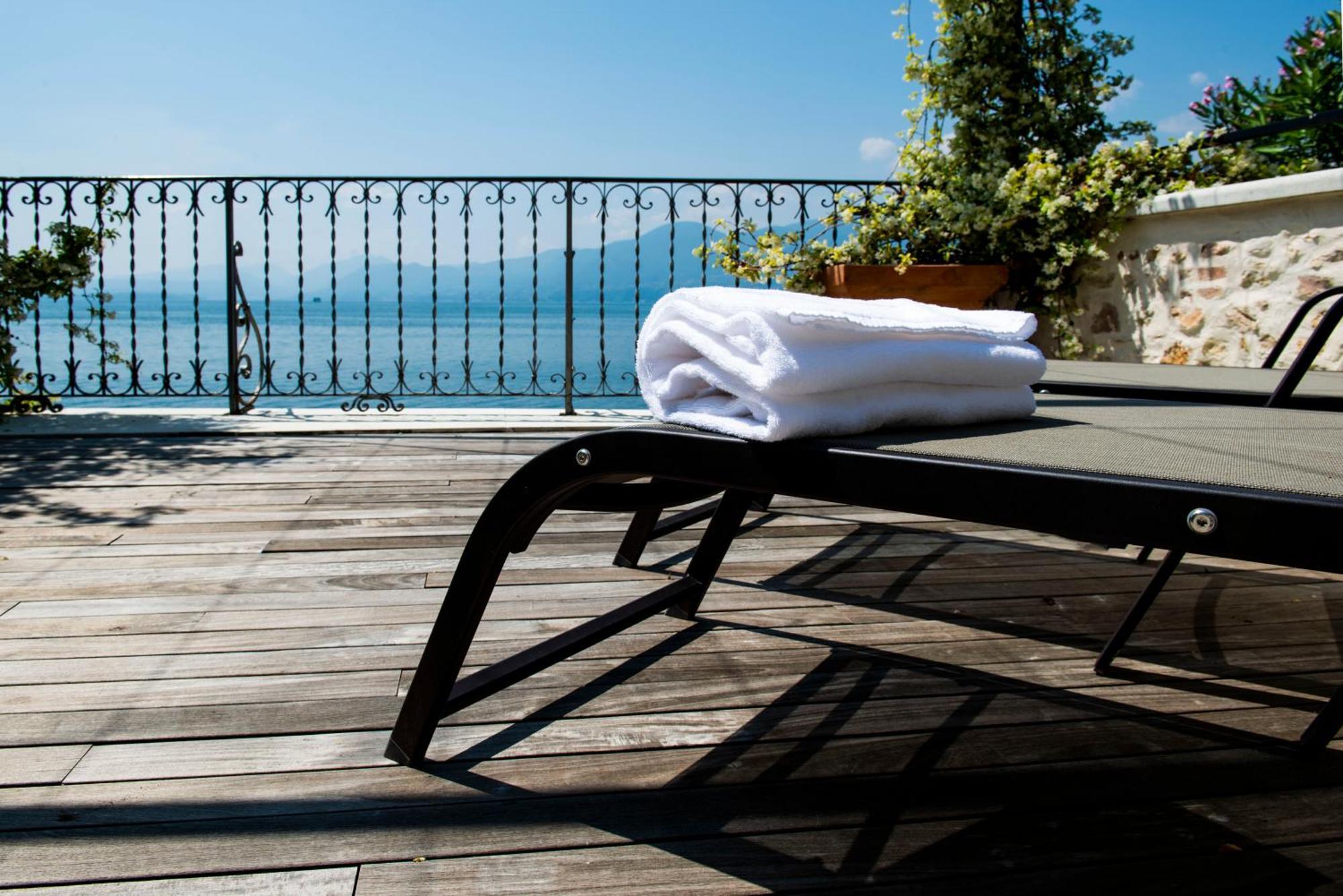 Villa Le Terrazze Тори дел Бенако Екстериор снимка